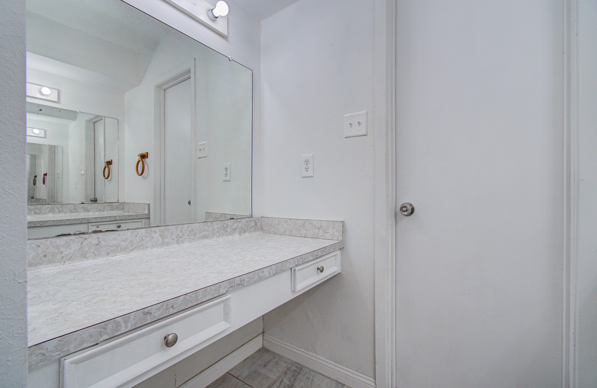 8820 Bissonnet Street Property Photo 14