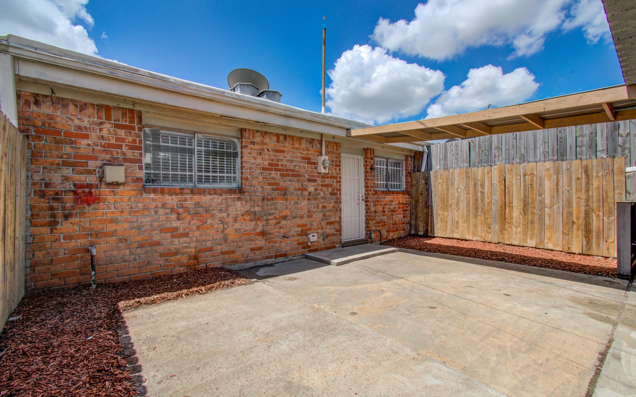 8820 Bissonnet Street Property Photo 36