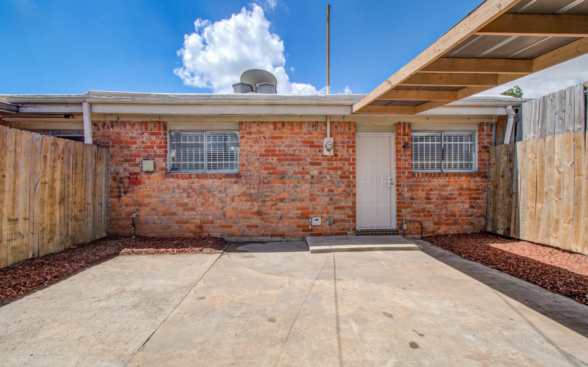 8820 Bissonnet Street Property Photo 37