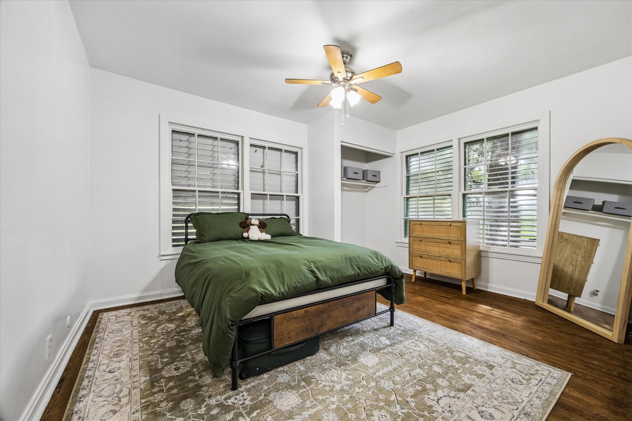 2423 Meadow Lane Property Photo 10