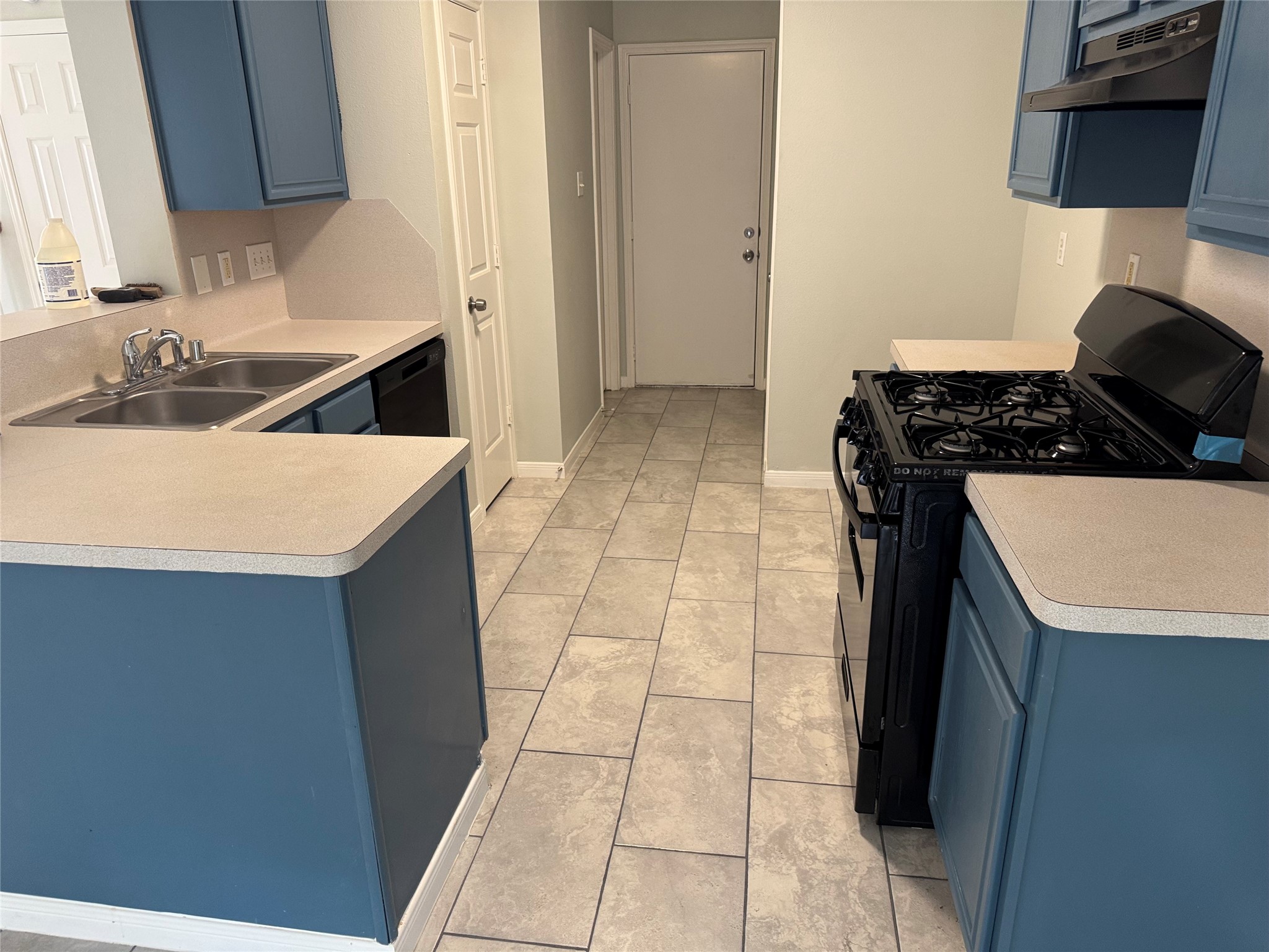 18131 Beaverdell Drive Property Photo 4