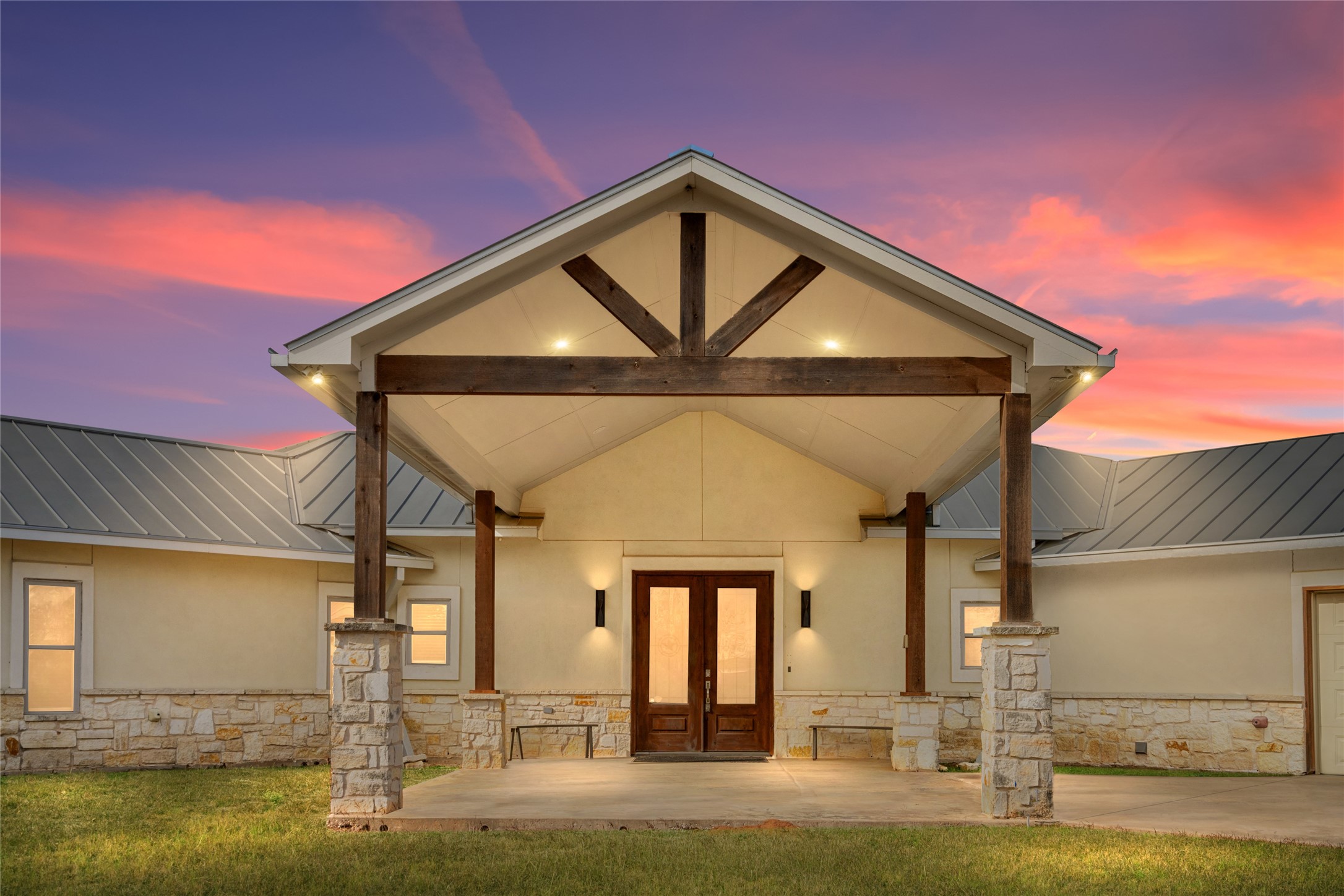 145 State Loop 92 Spur Property Photo 2