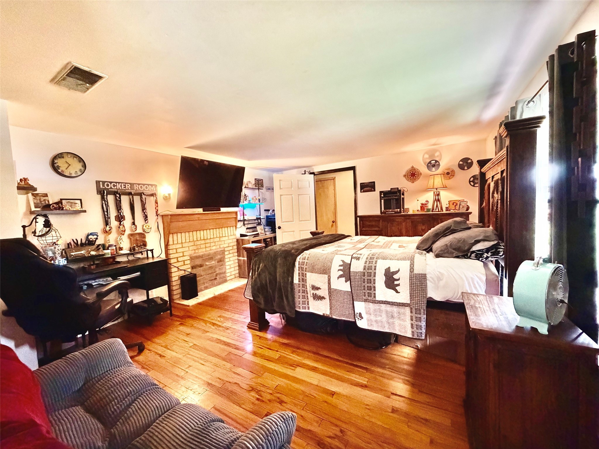 412 Selkirk Street Property Photo 18