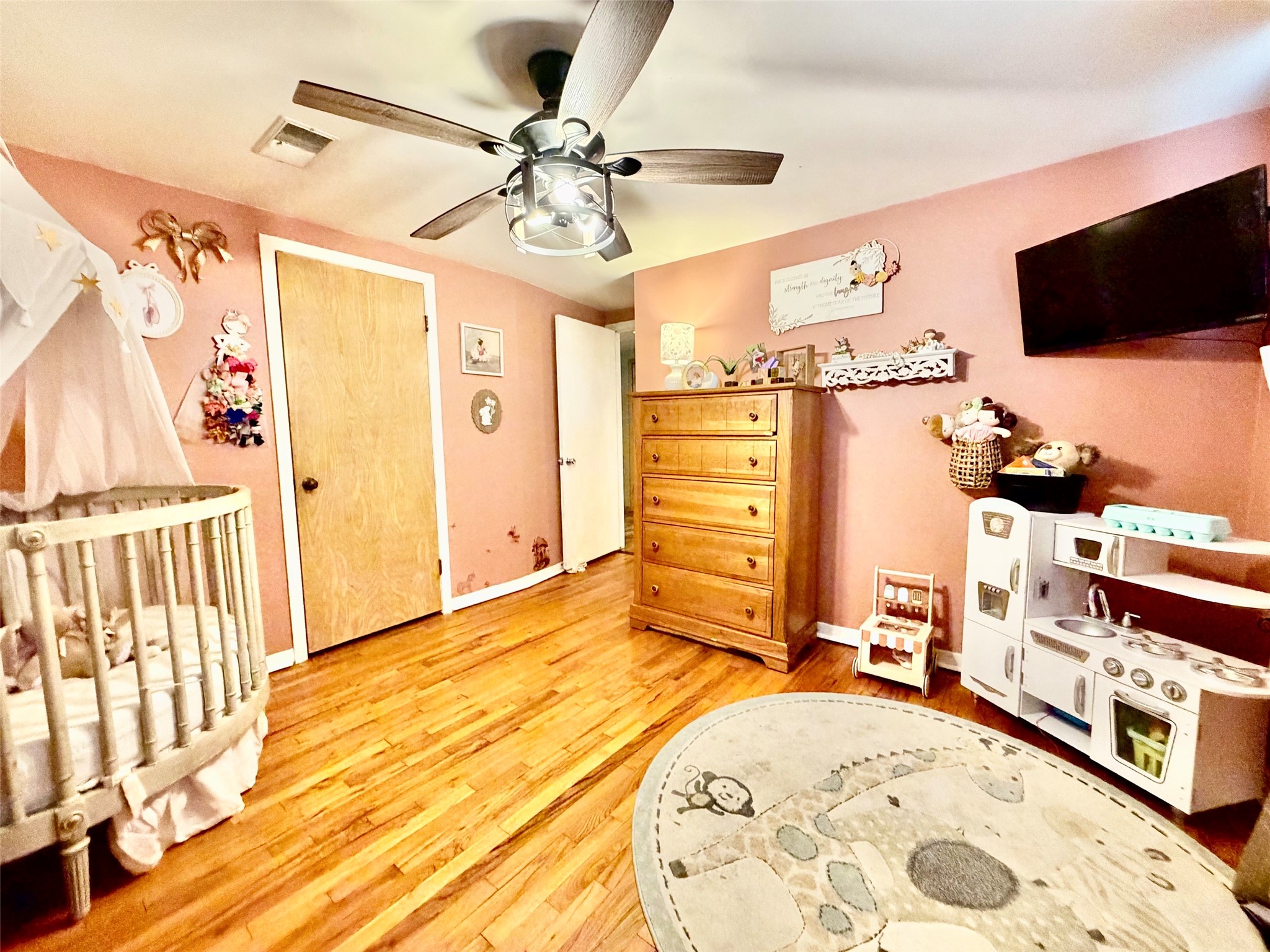 412 Selkirk Street Property Photo 22