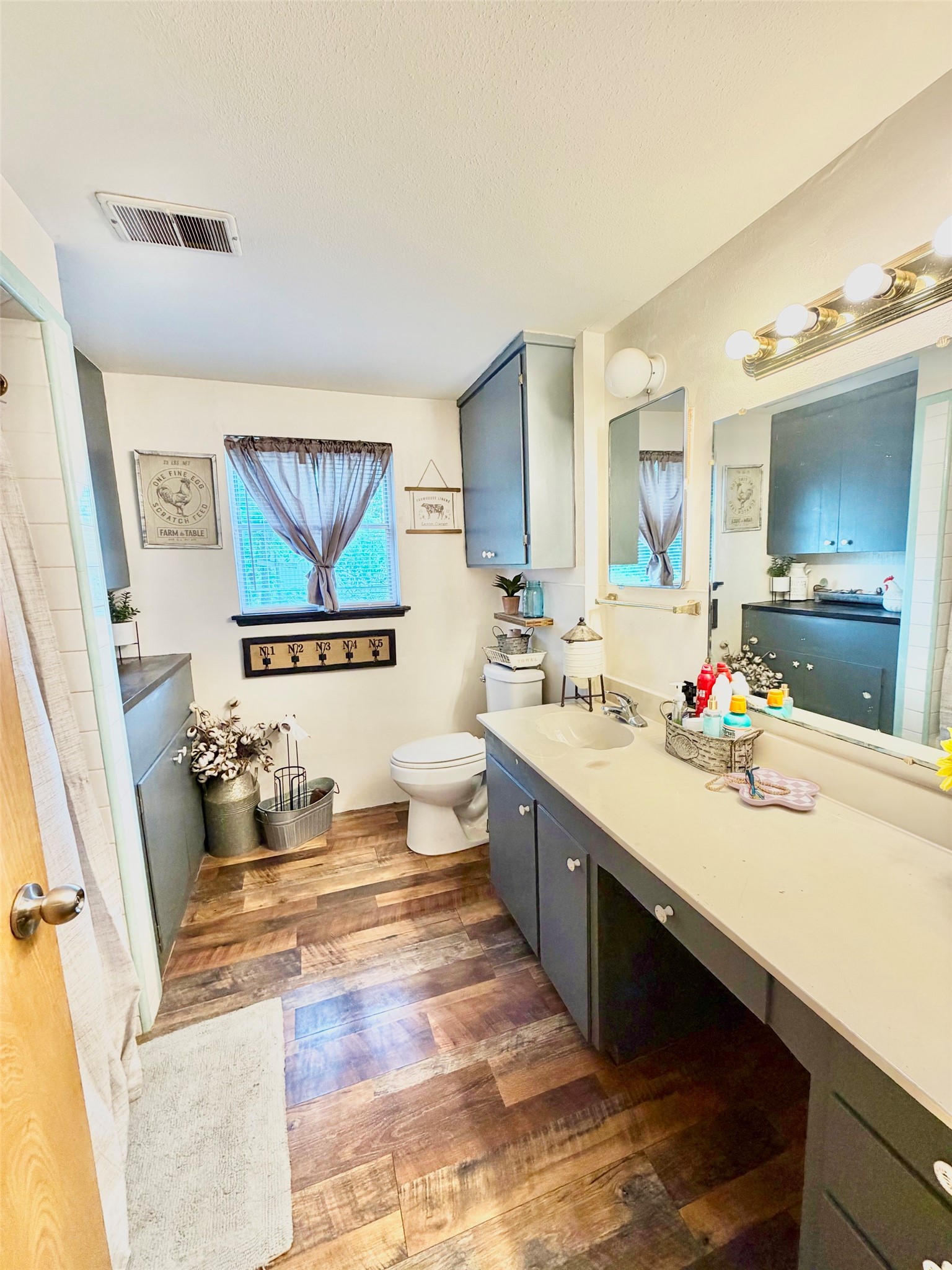 412 Selkirk Street Property Photo 23