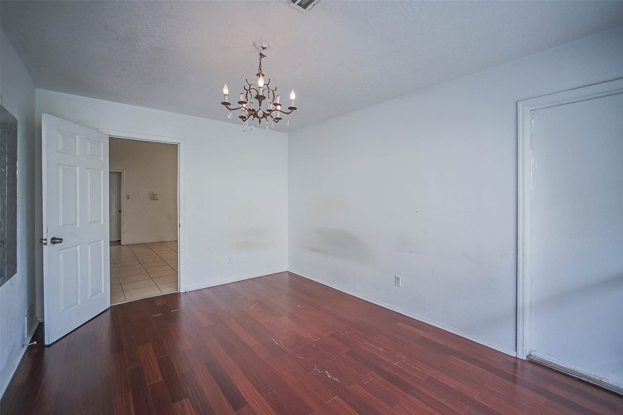 7010 Captain Drive Property Photo 10