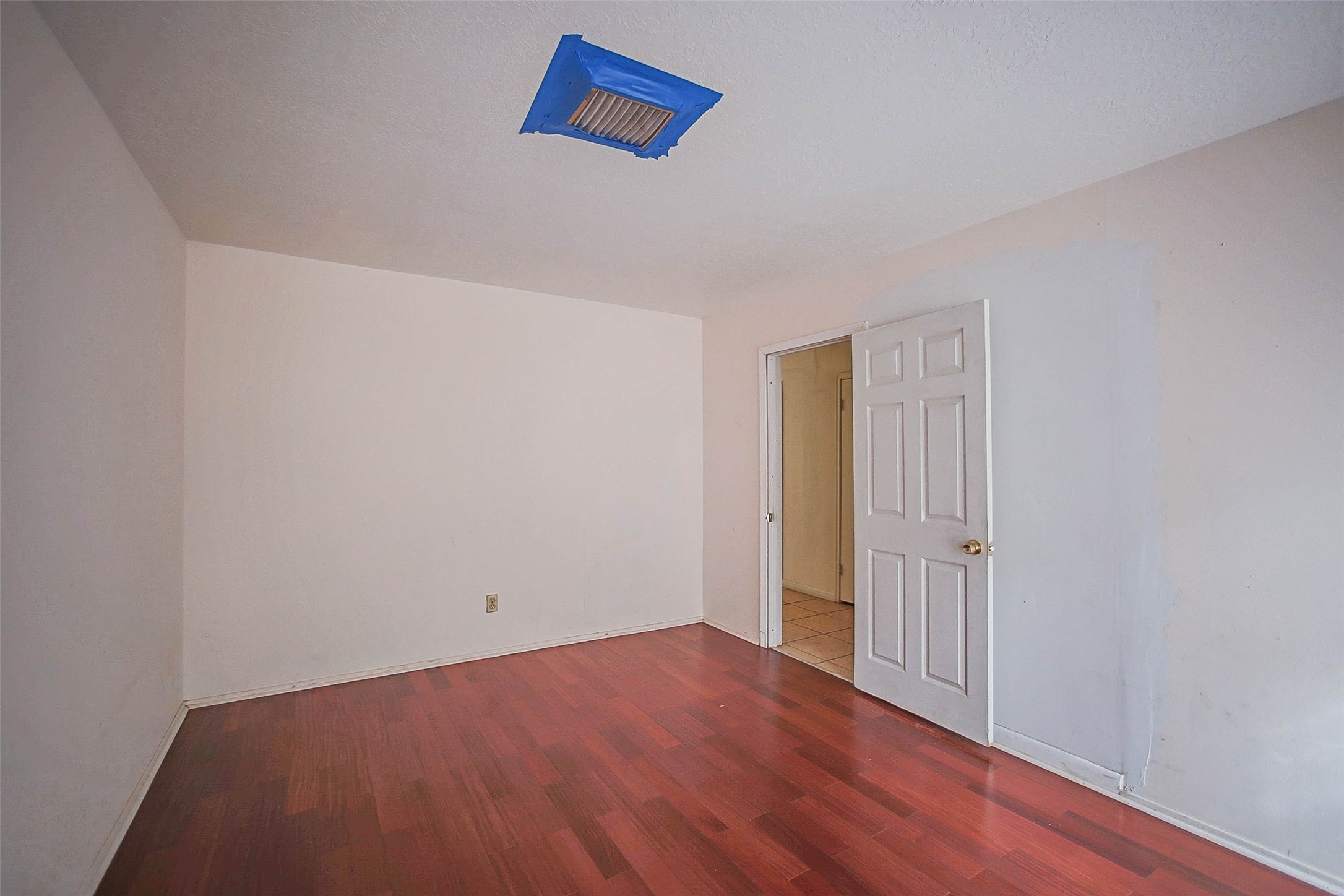 7010 Captain Drive Property Photo 15
