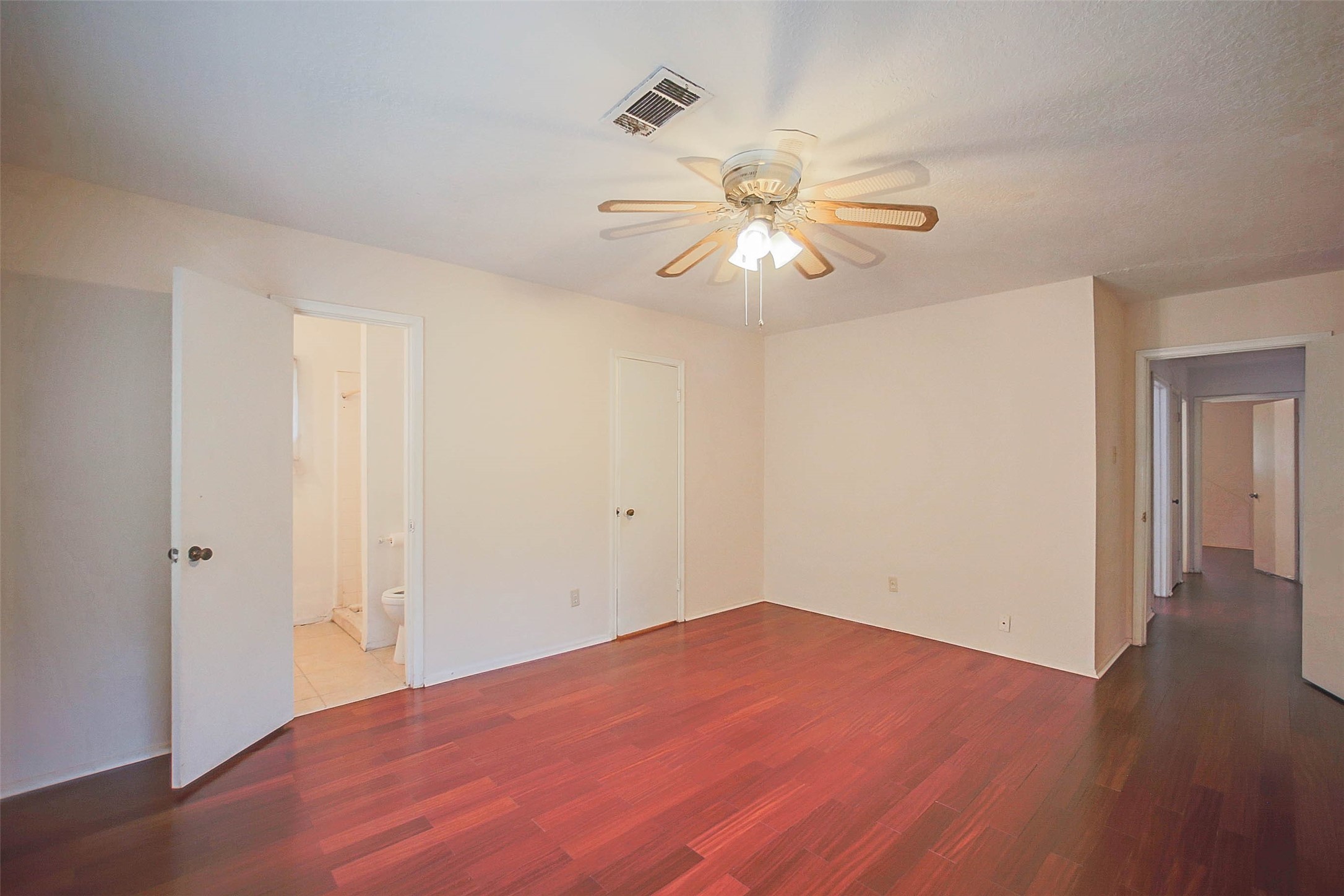 7010 Captain Drive Property Photo 21