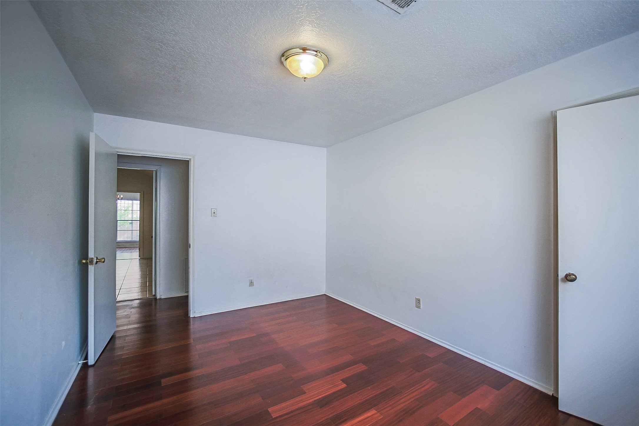 7010 Captain Drive Property Photo 23