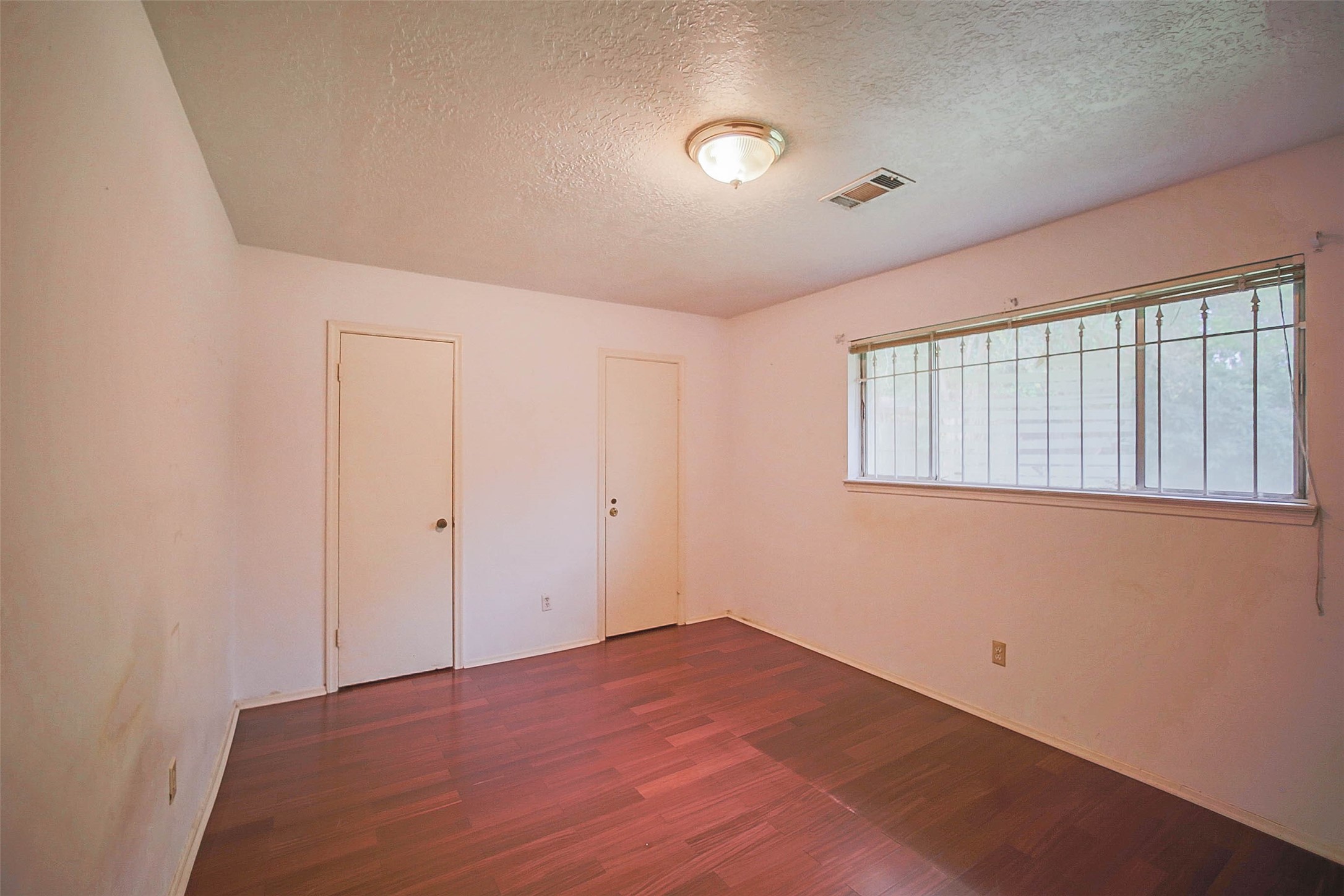 7010 Captain Drive Property Photo 28