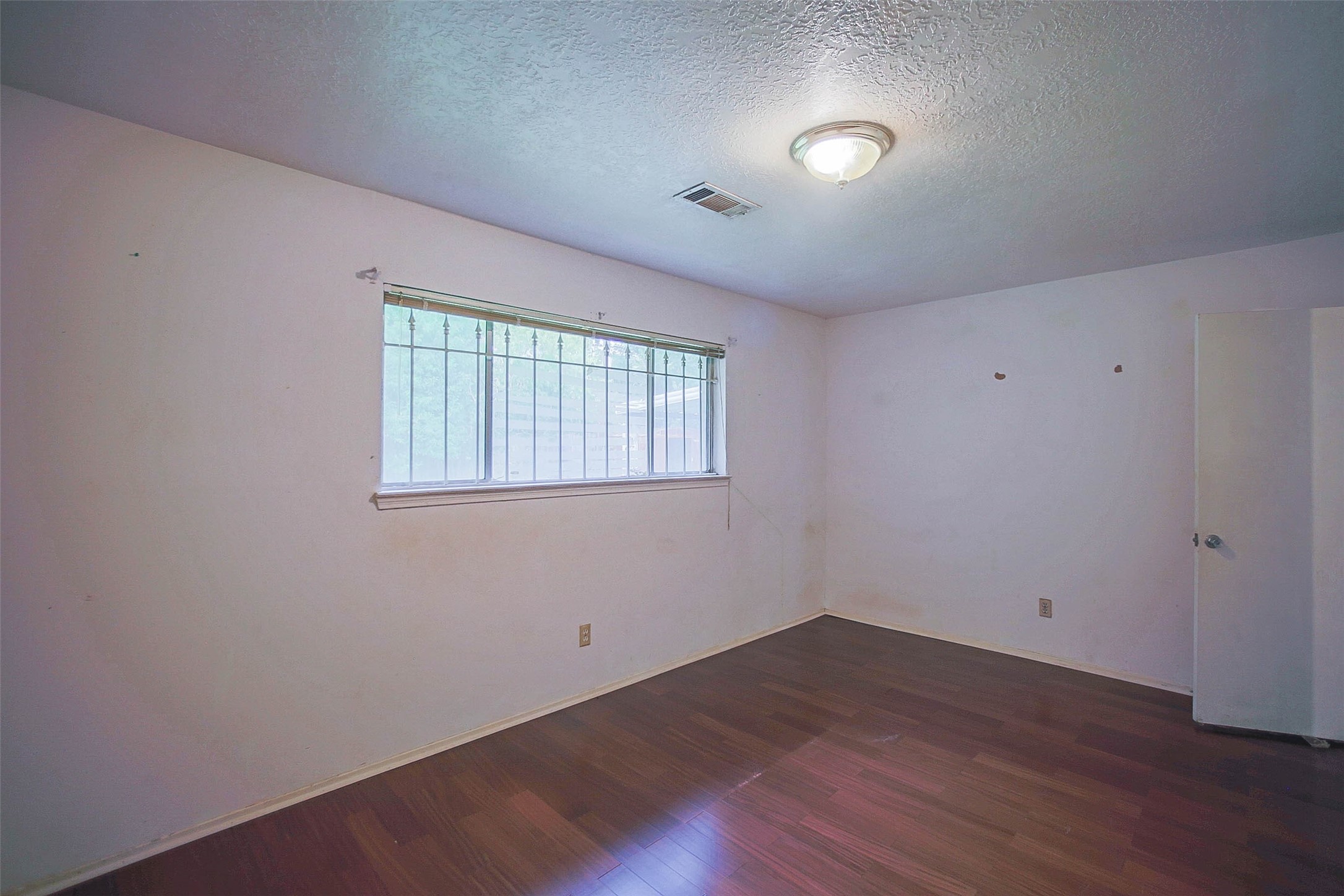 7010 Captain Drive Property Photo 29