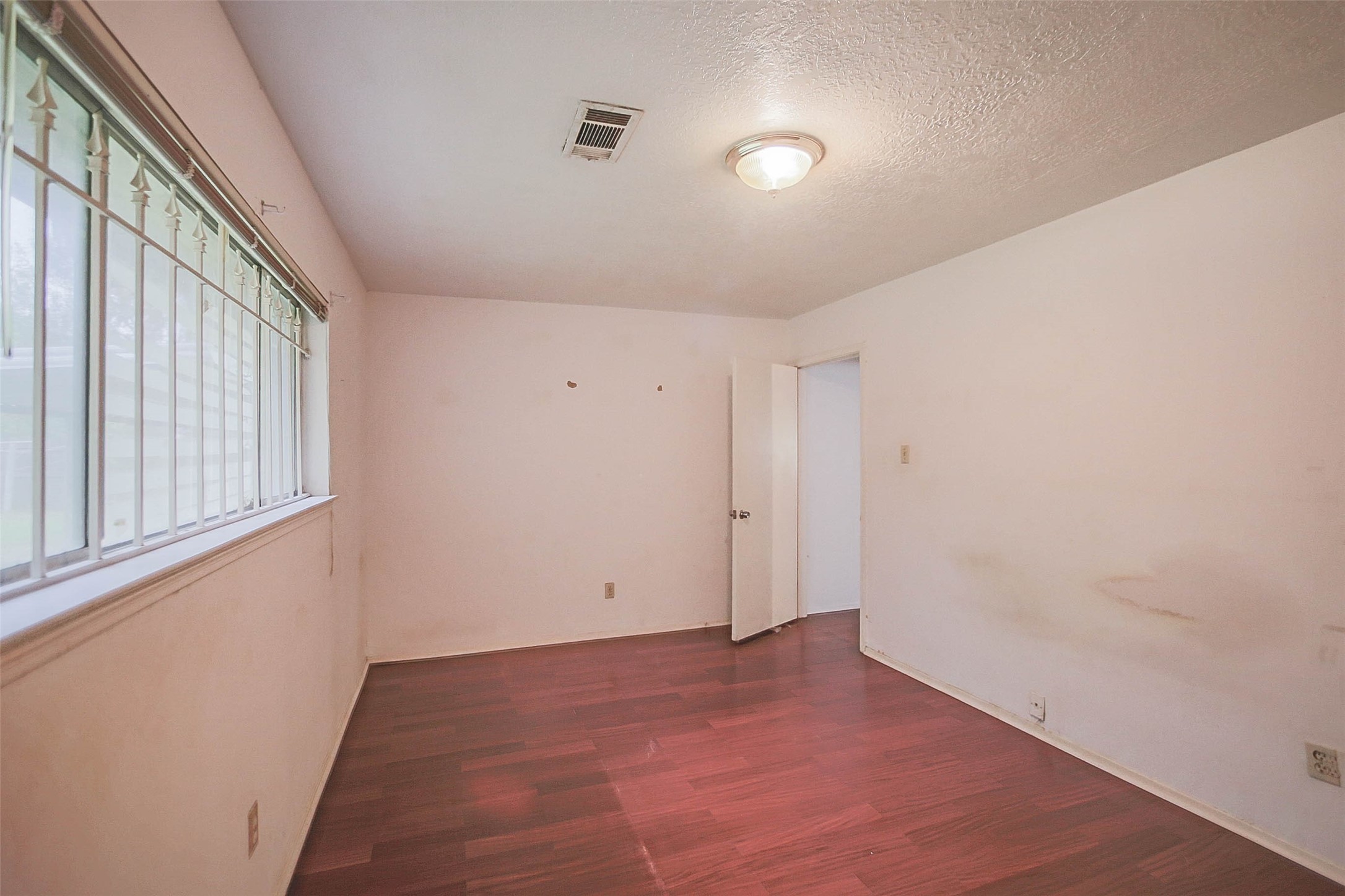 7010 Captain Drive Property Photo 30