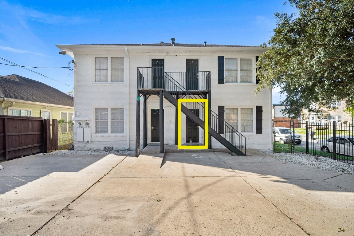 3901 Dallas Street B Property Photo 3