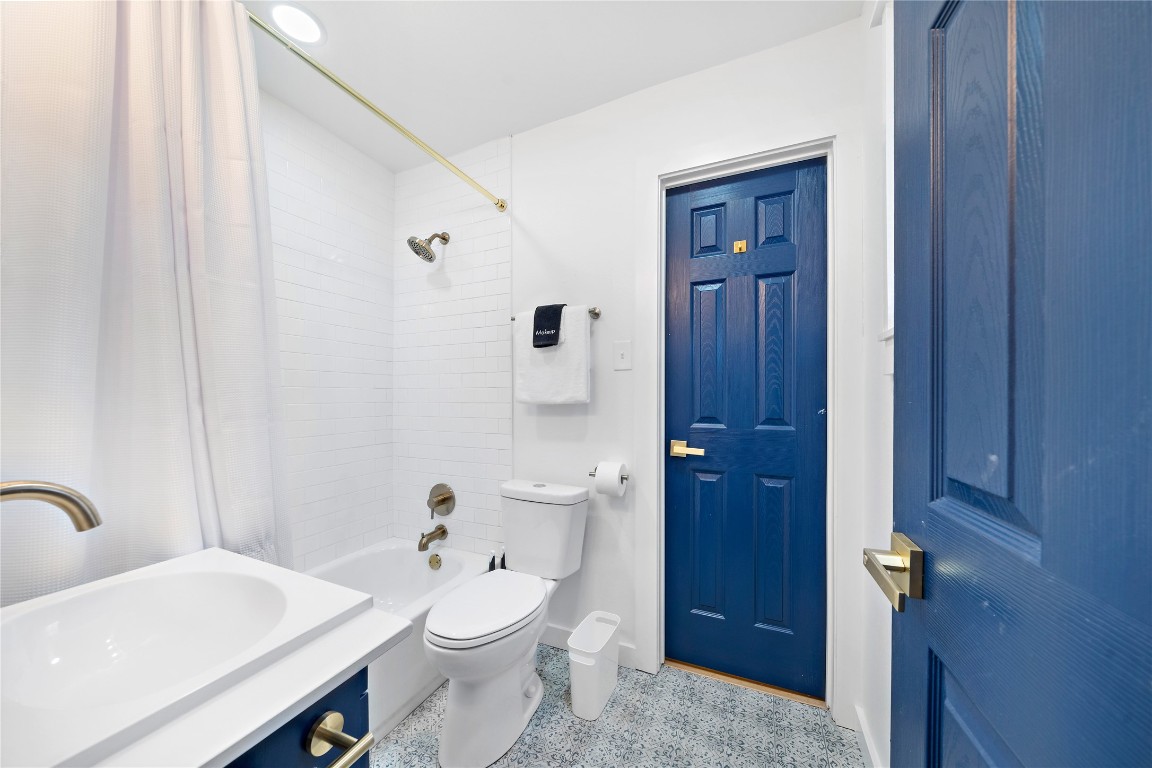 3901 Dallas Street B Property Photo 14