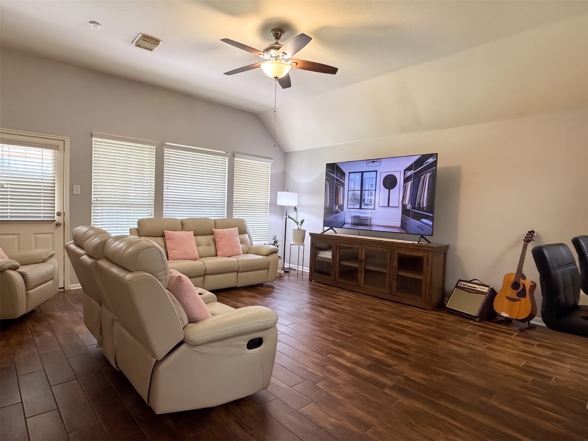 3314 Stonehurst Court Property Photo 3