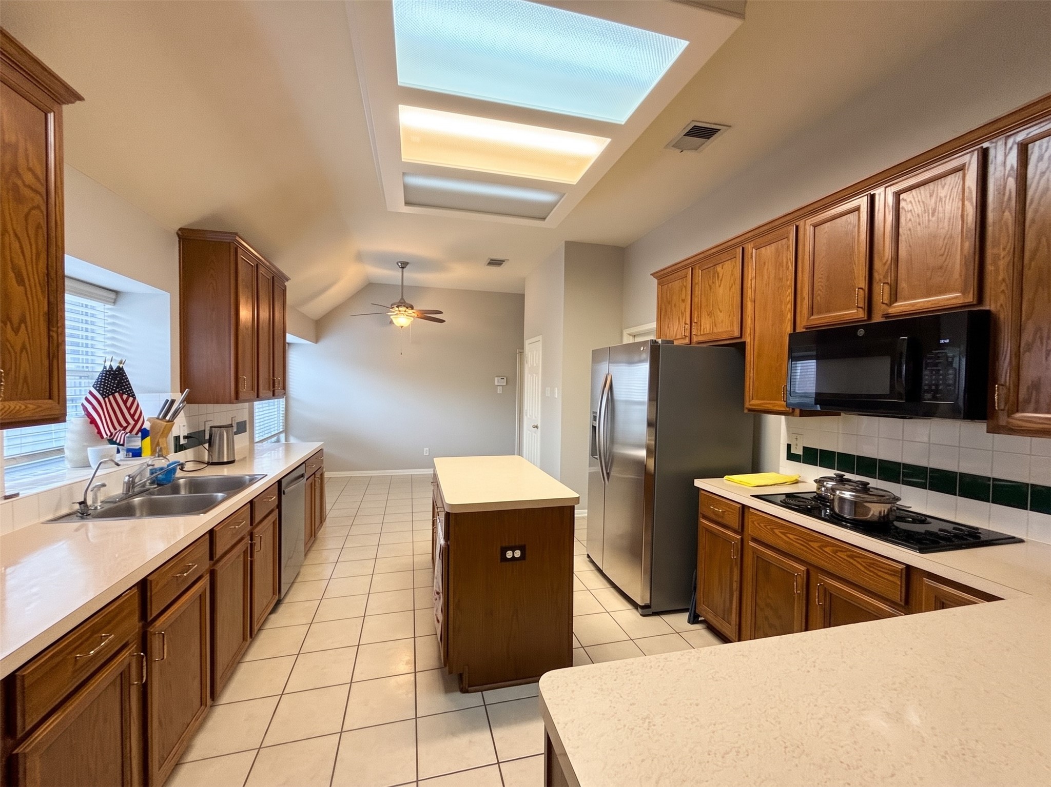 3314 Stonehurst Court Property Photo 5