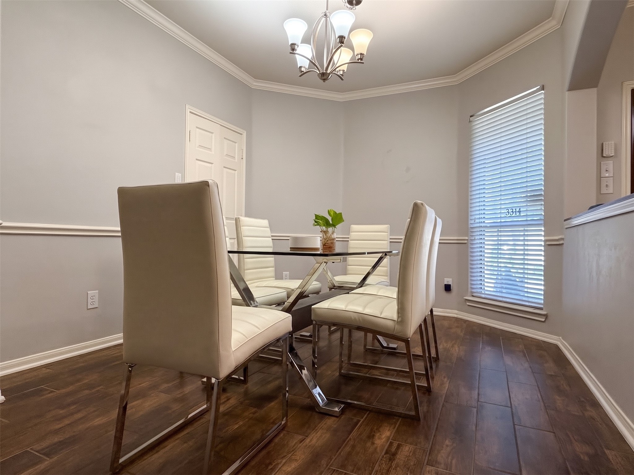 3314 Stonehurst Court Property Photo 6