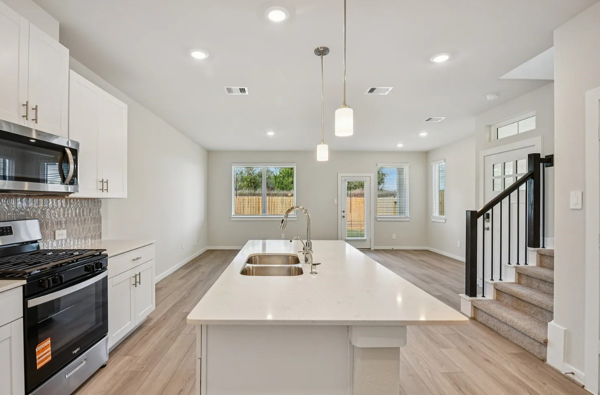 720 Sand Dollar Drive Property Photo 2
