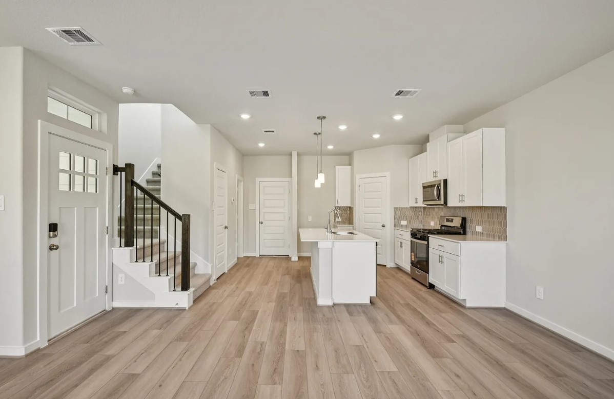 720 Sand Dollar Drive Property Photo 3