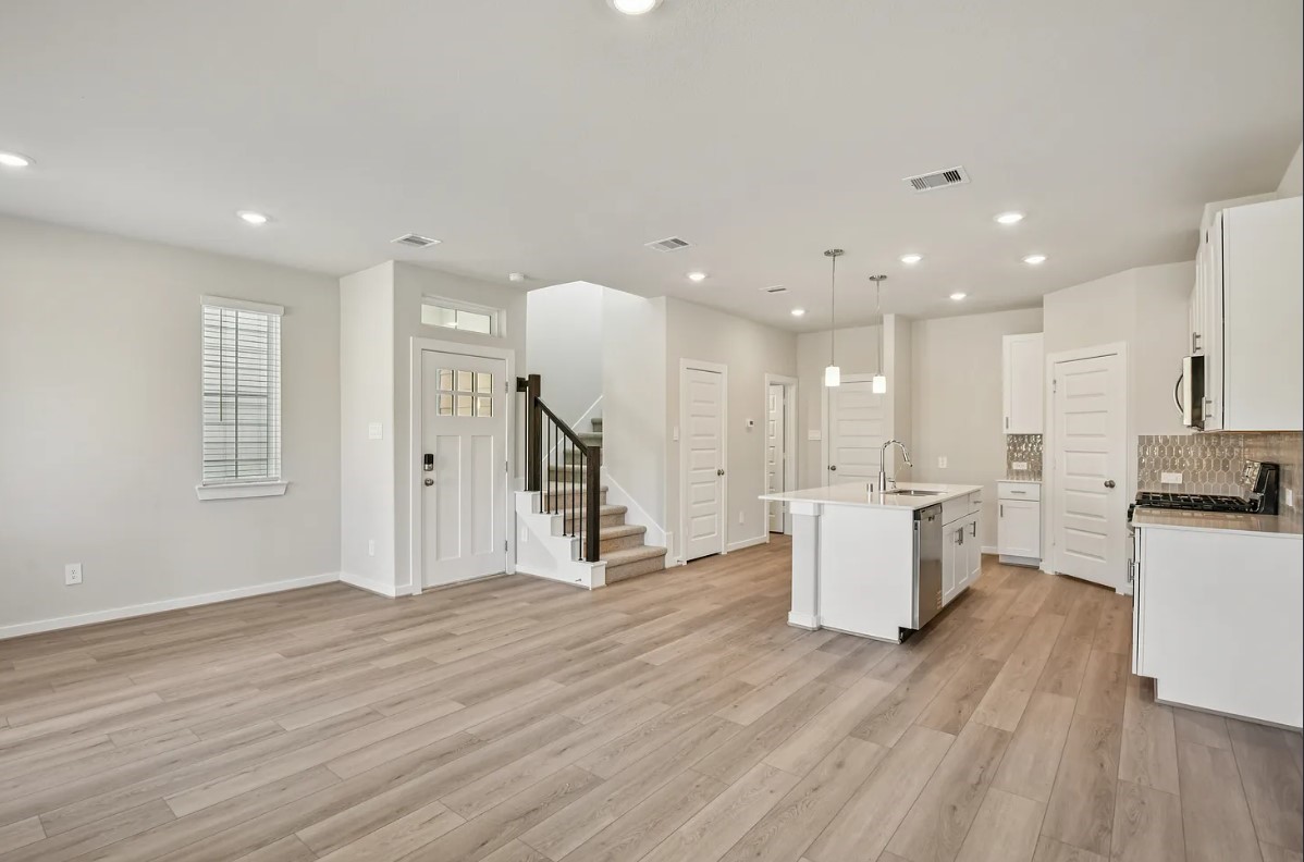 720 Sand Dollar Drive Property Photo 4