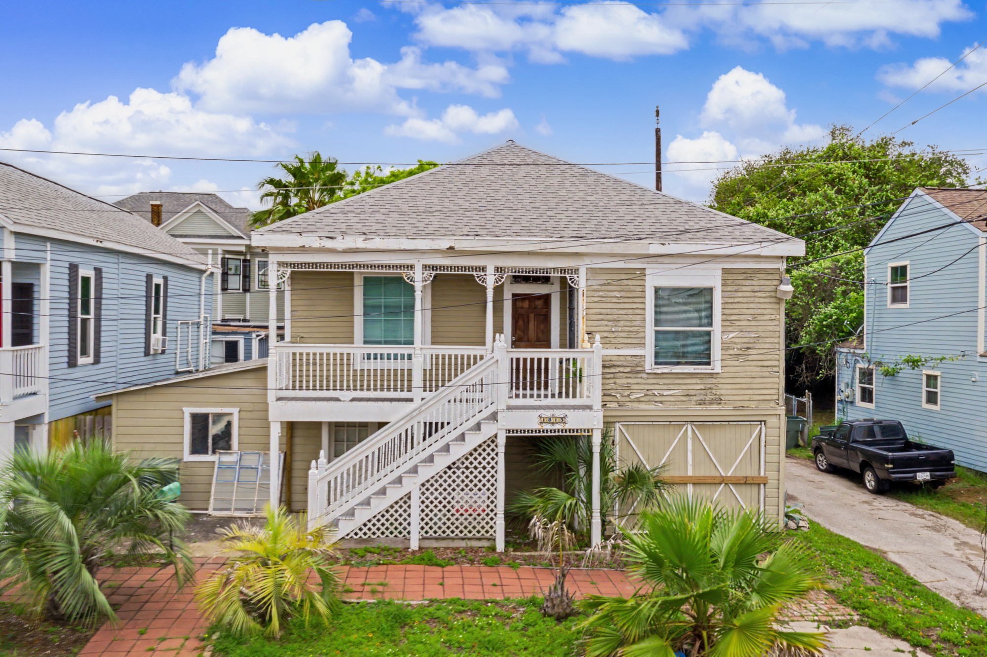 1813 29th Street Property Photo 1