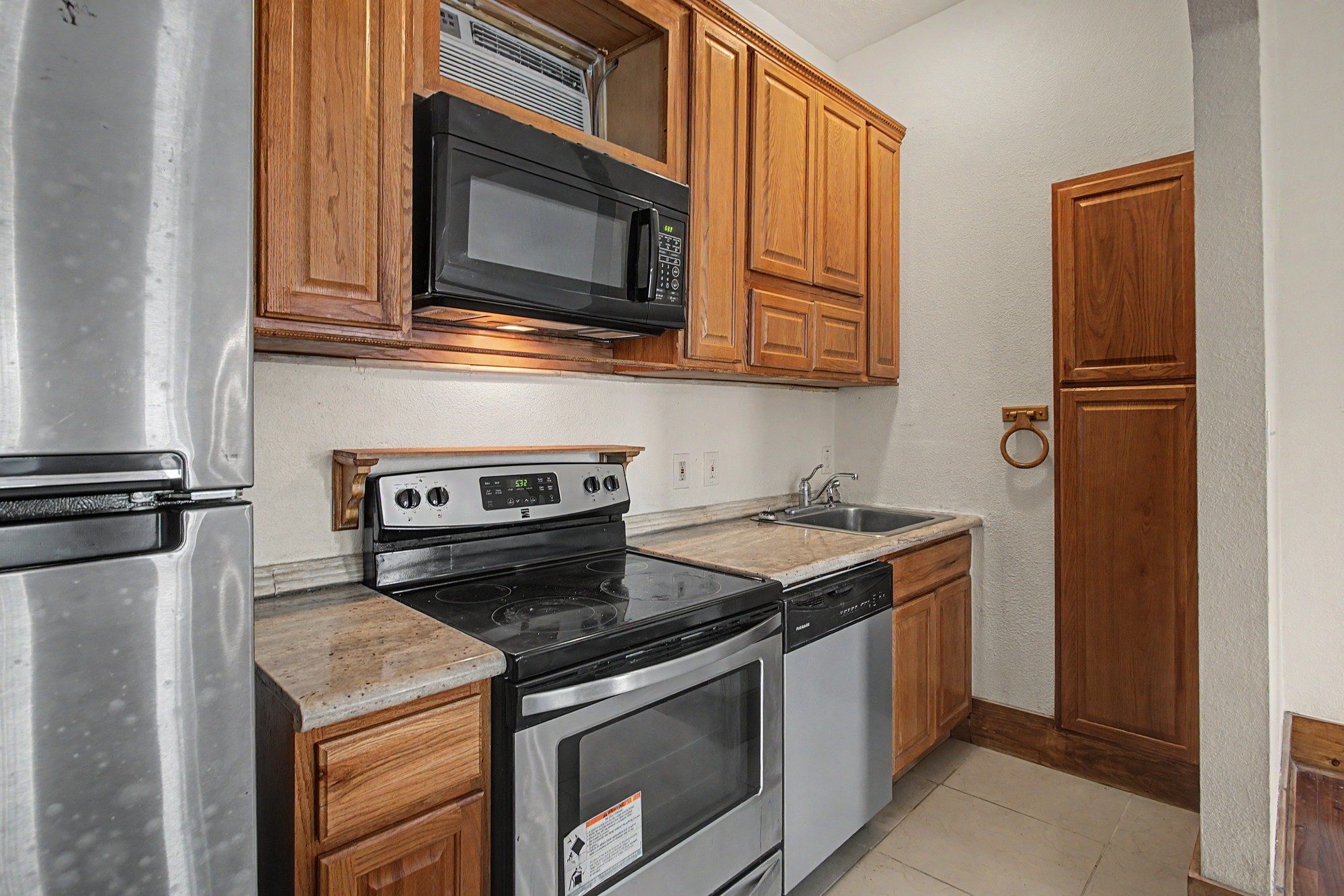 1813 29th Street Property Photo 8