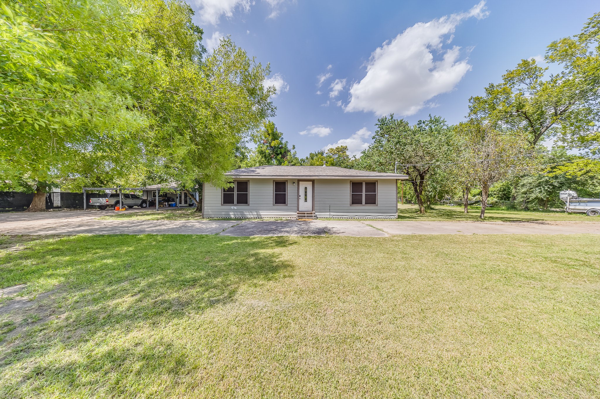 1725 Strawn Road Property Photo 4
