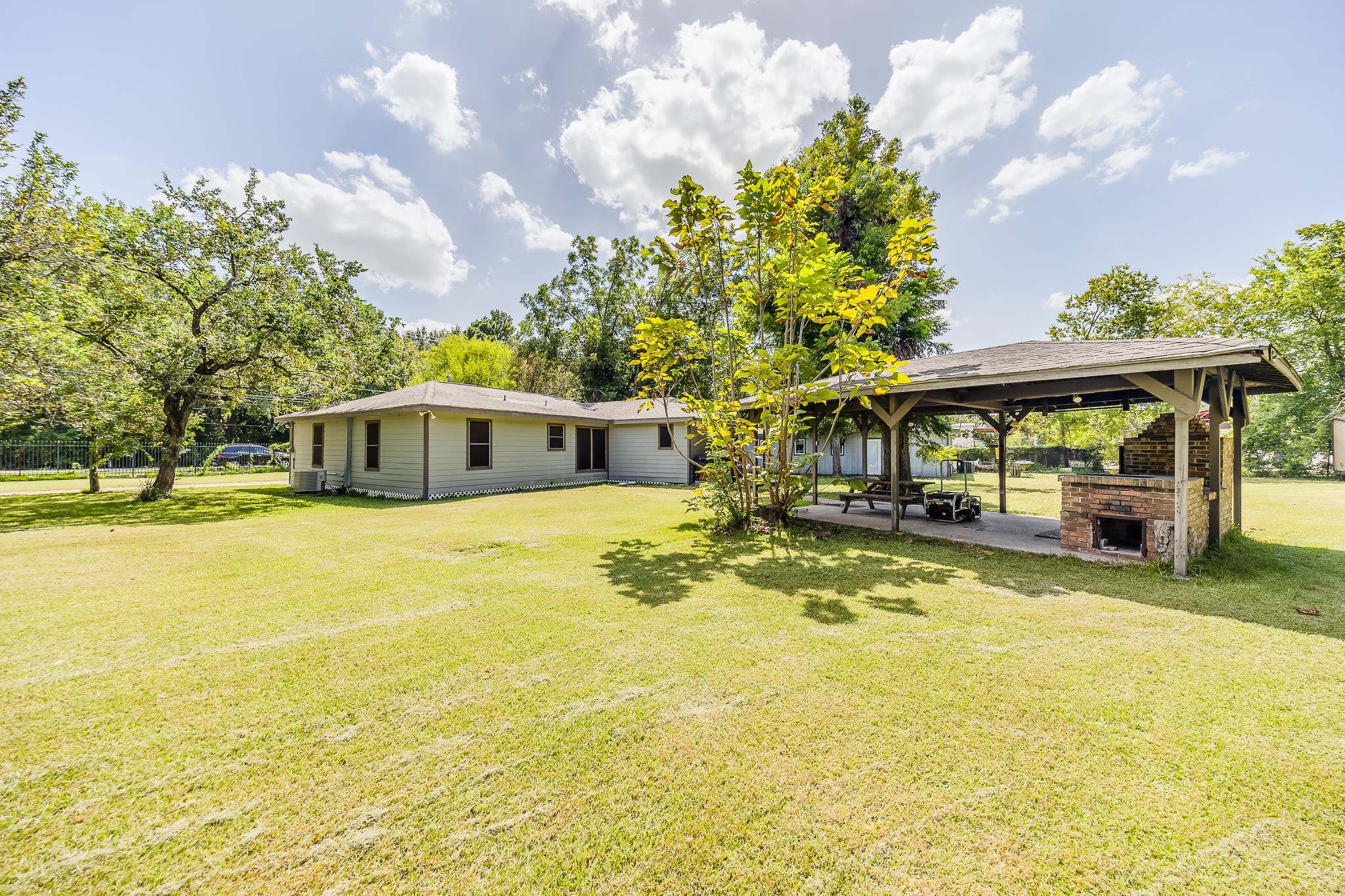 1725 Strawn Road Property Photo 6