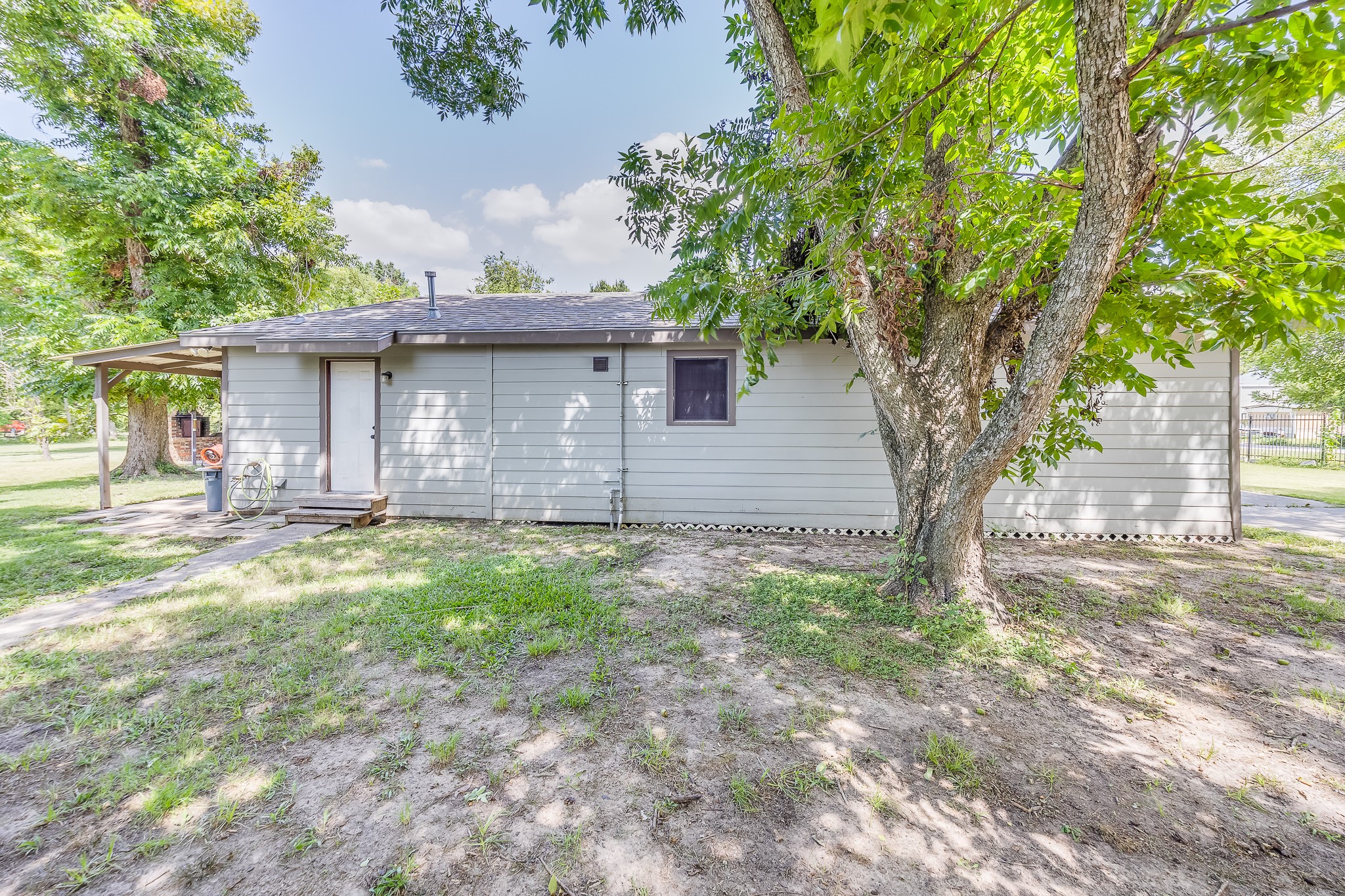 1725 Strawn Road Property Photo 13