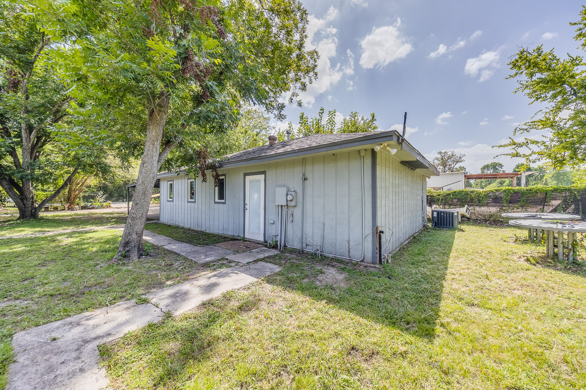 1725 Strawn Road Property Photo 15