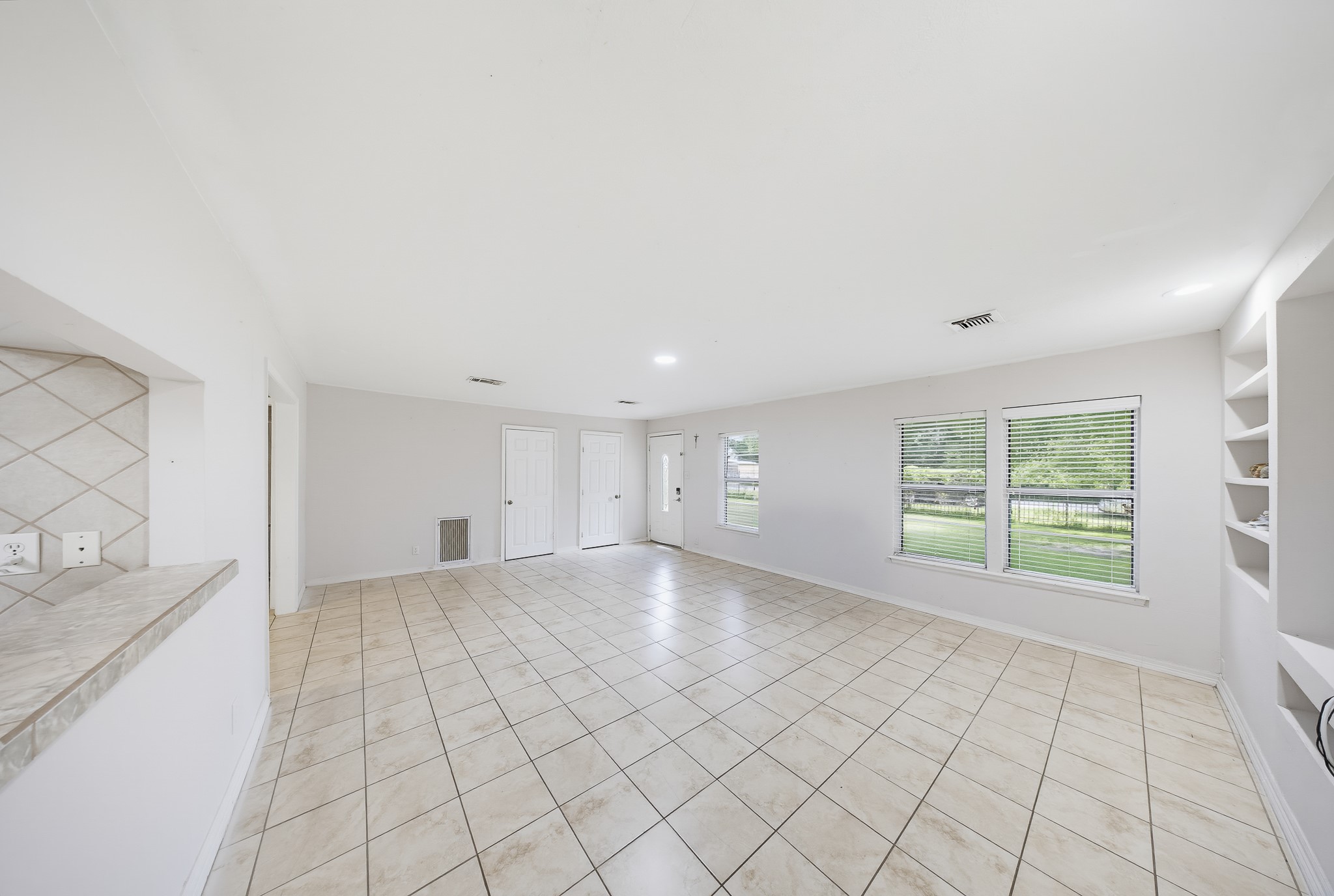 1725 Strawn Road Property Photo 17