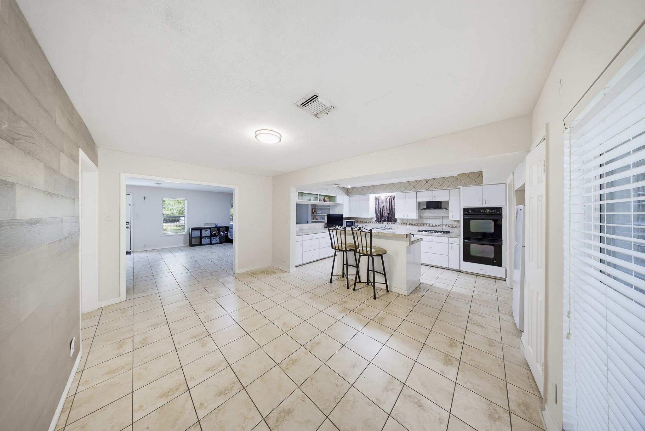 1725 Strawn Road Property Photo 20