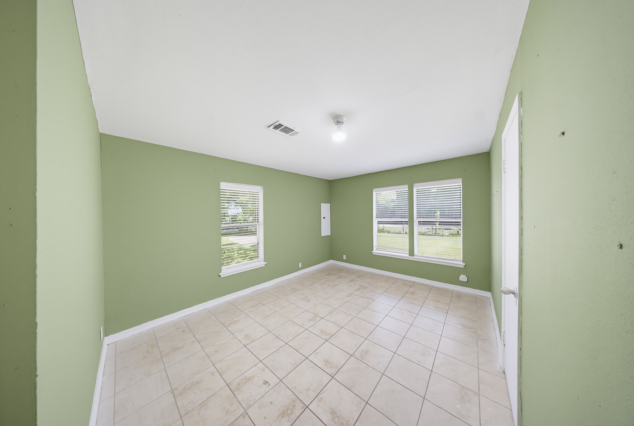 1725 Strawn Road Property Photo 25