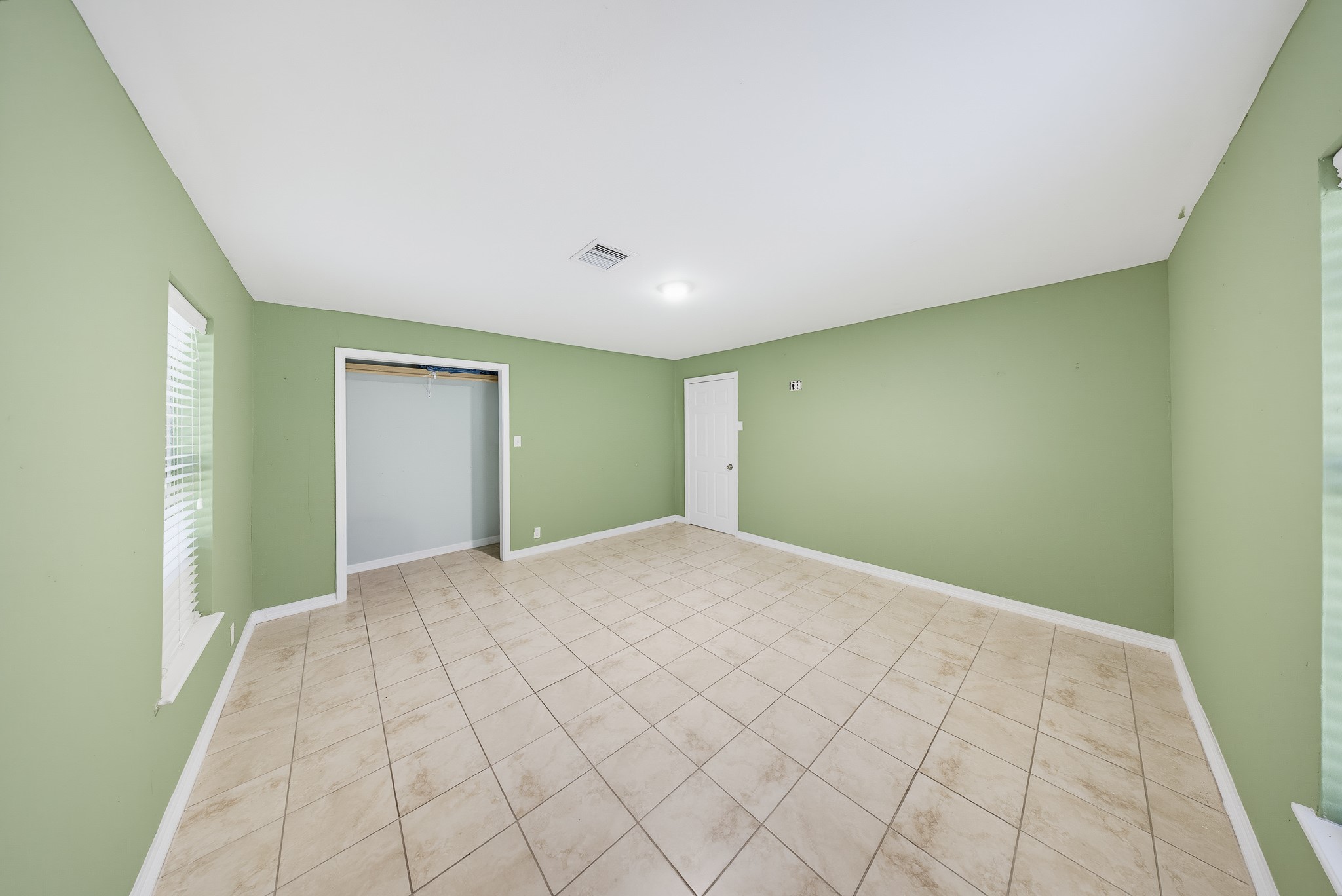 1725 Strawn Road Property Photo 29