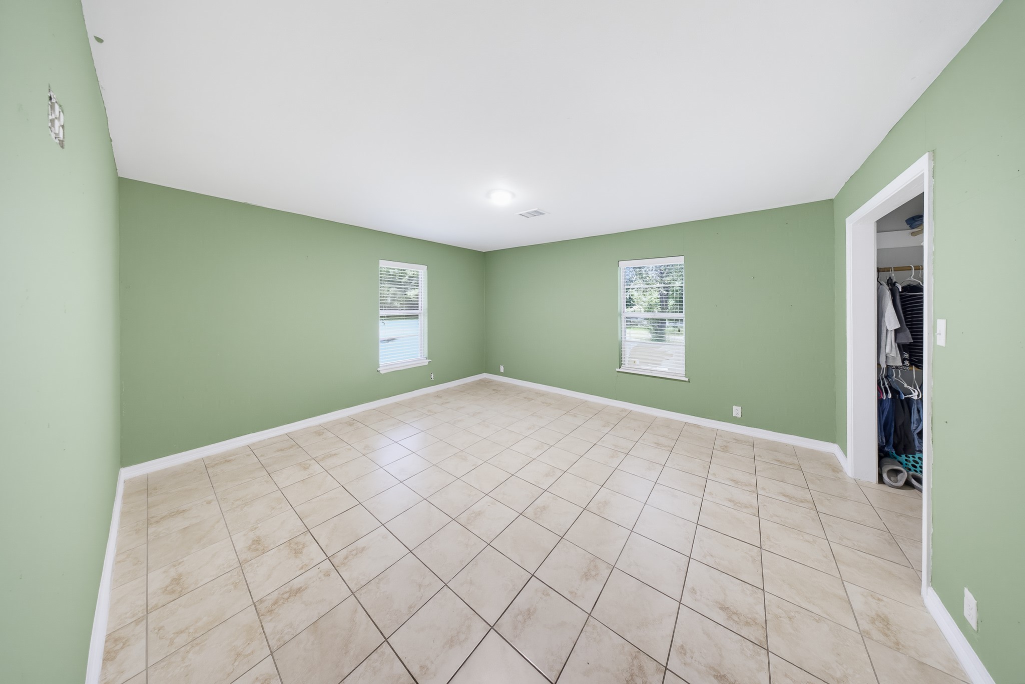 1725 Strawn Road Property Photo 30