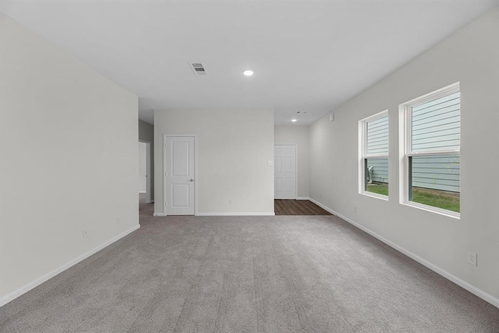 22495 Kinley Street Property Photo 2