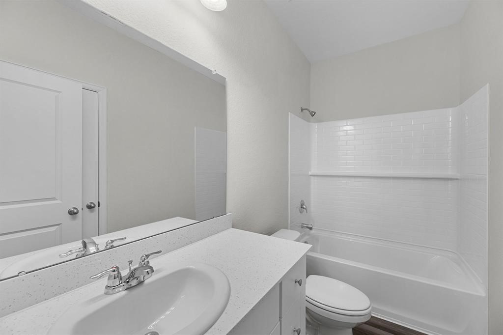 22495 Kinley Street Property Photo 5