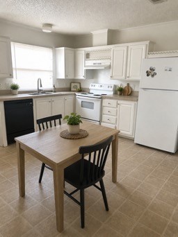 11810 Greenglen Drive Property Photo 2
