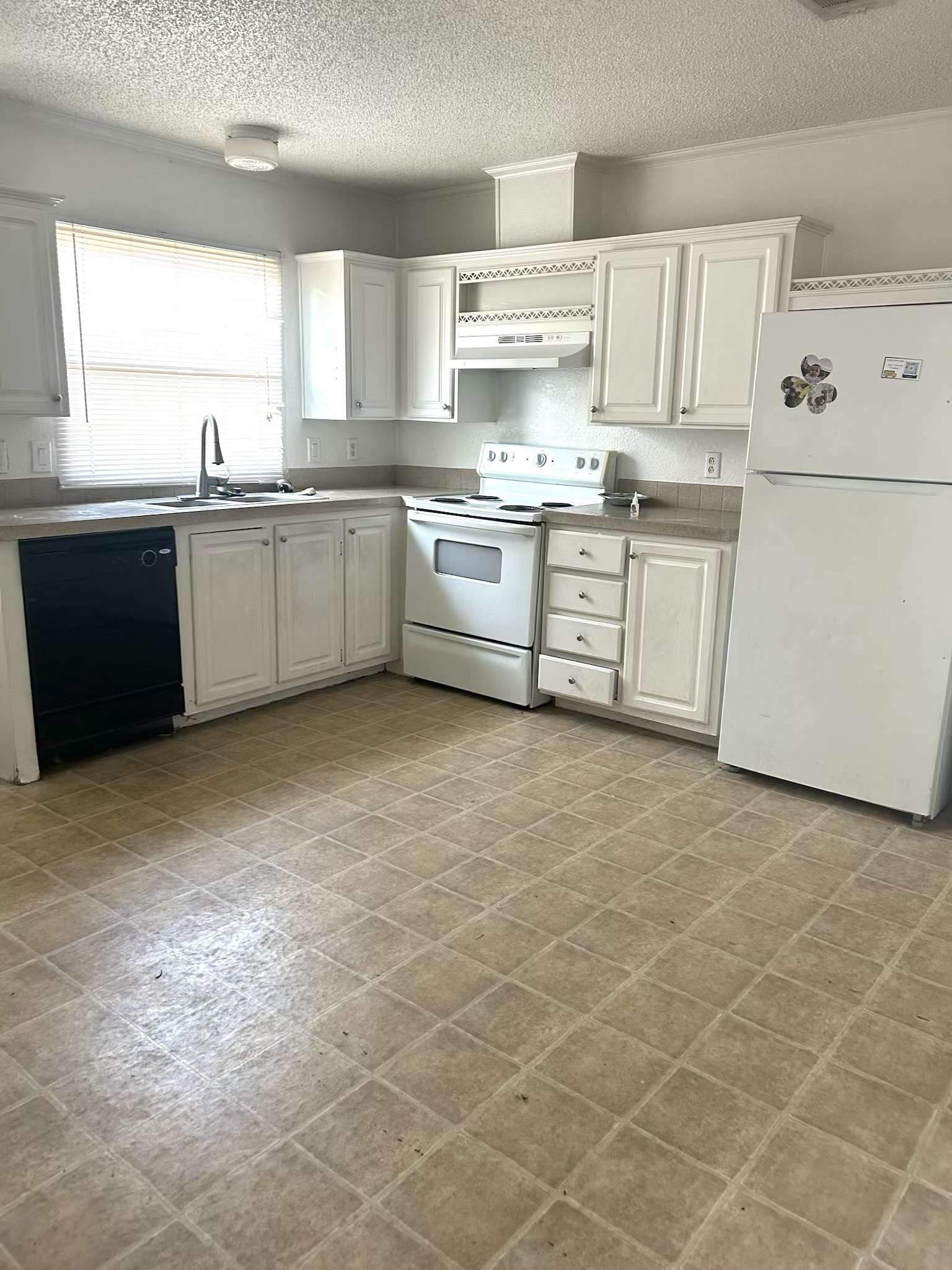 11810 Greenglen Drive Property Photo 3