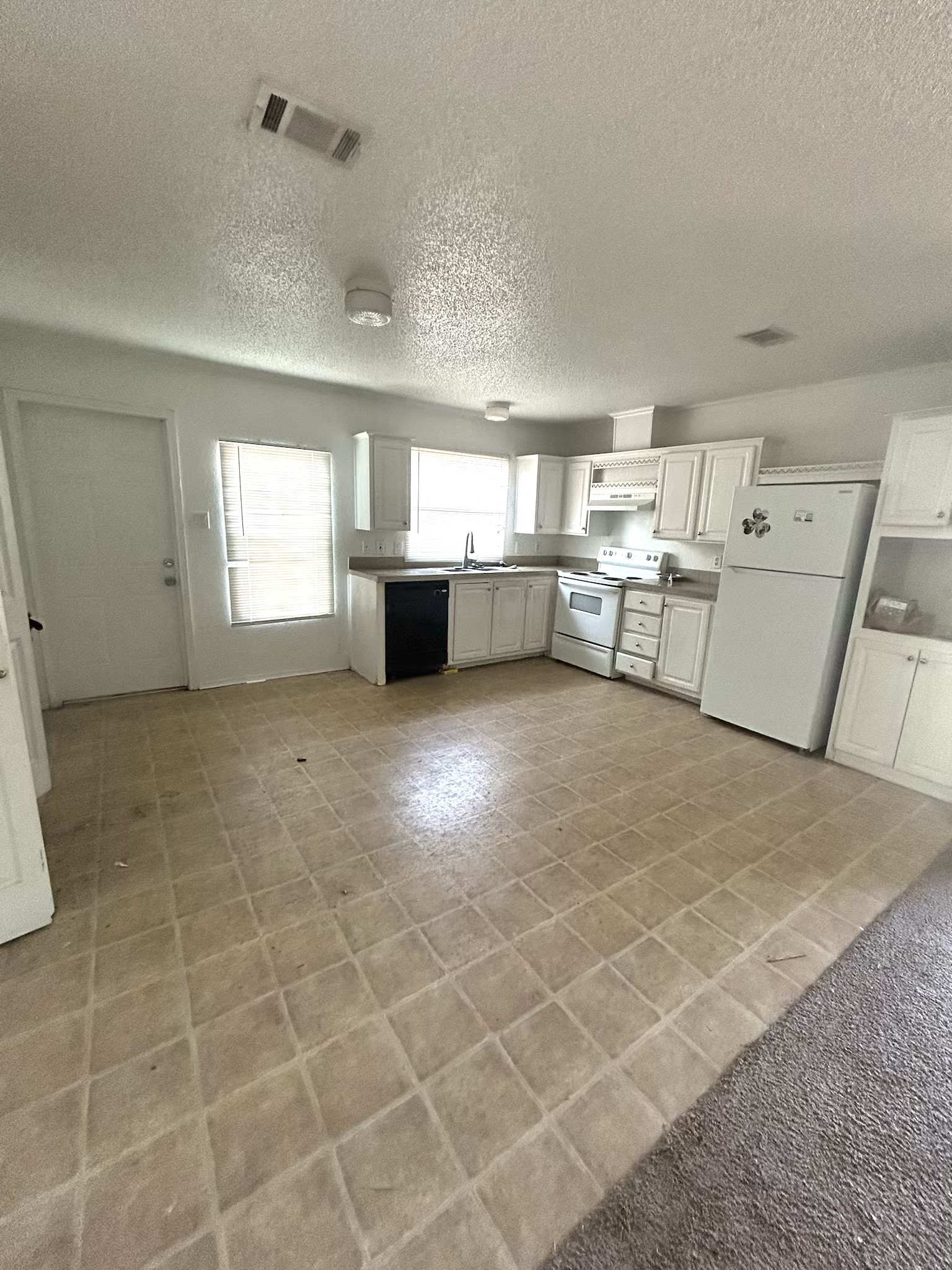 11810 Greenglen Drive Property Photo 5