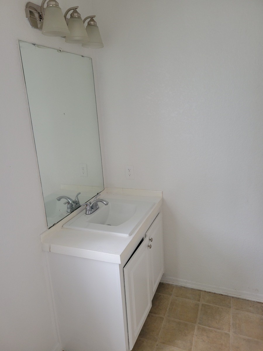 11810 Greenglen Drive Property Photo 15