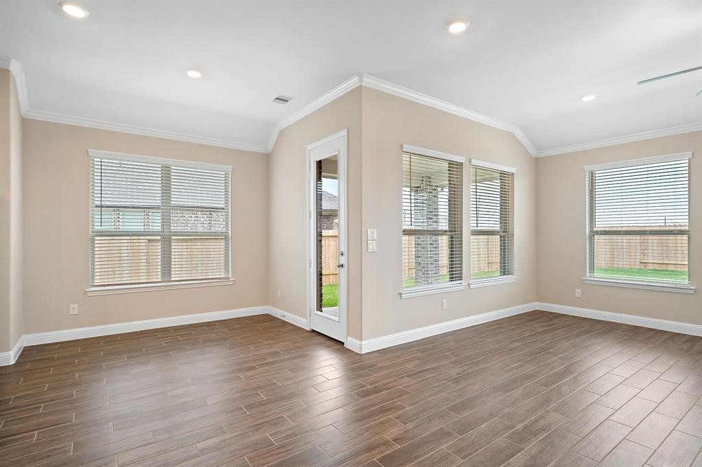 2403 Madera Landing Lane Property Photo 14