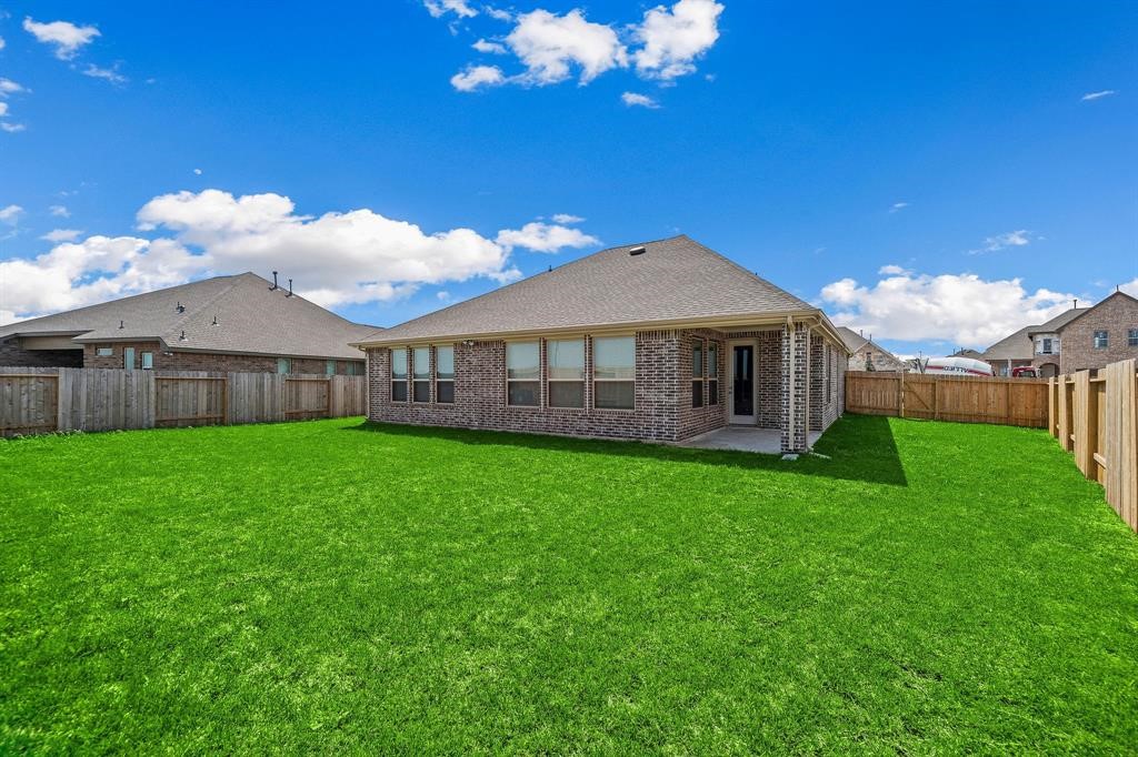 2403 Madera Landing Lane Property Photo 35