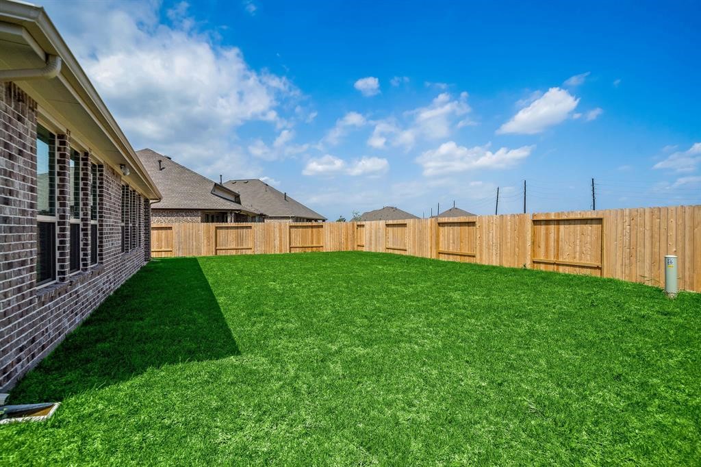 2403 Madera Landing Lane Property Photo 37