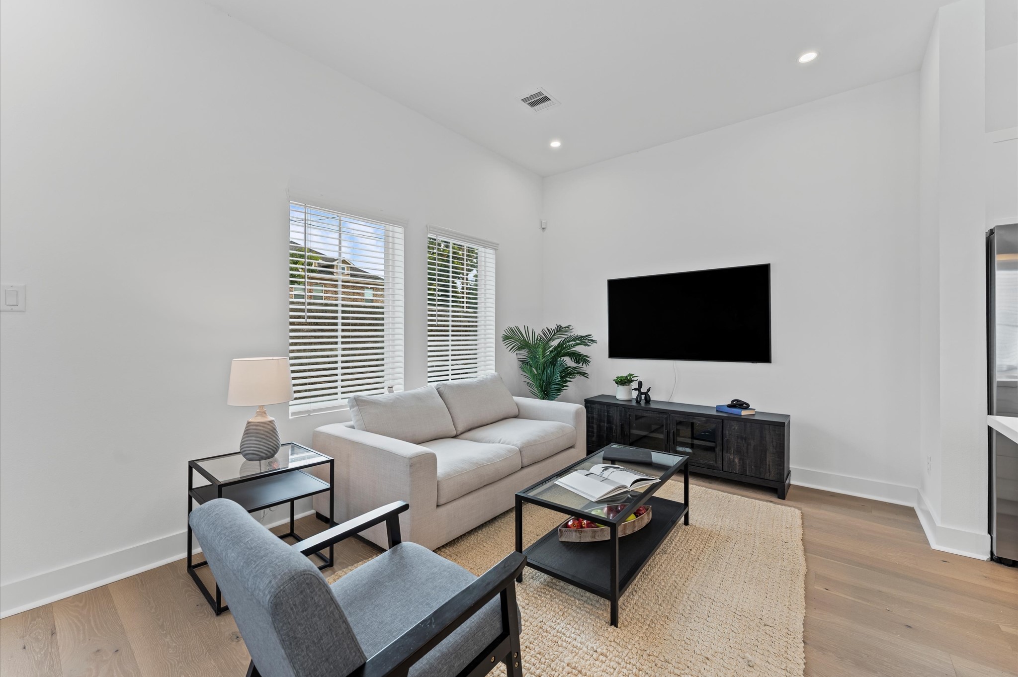 332 Neyland Street Property Photo 7