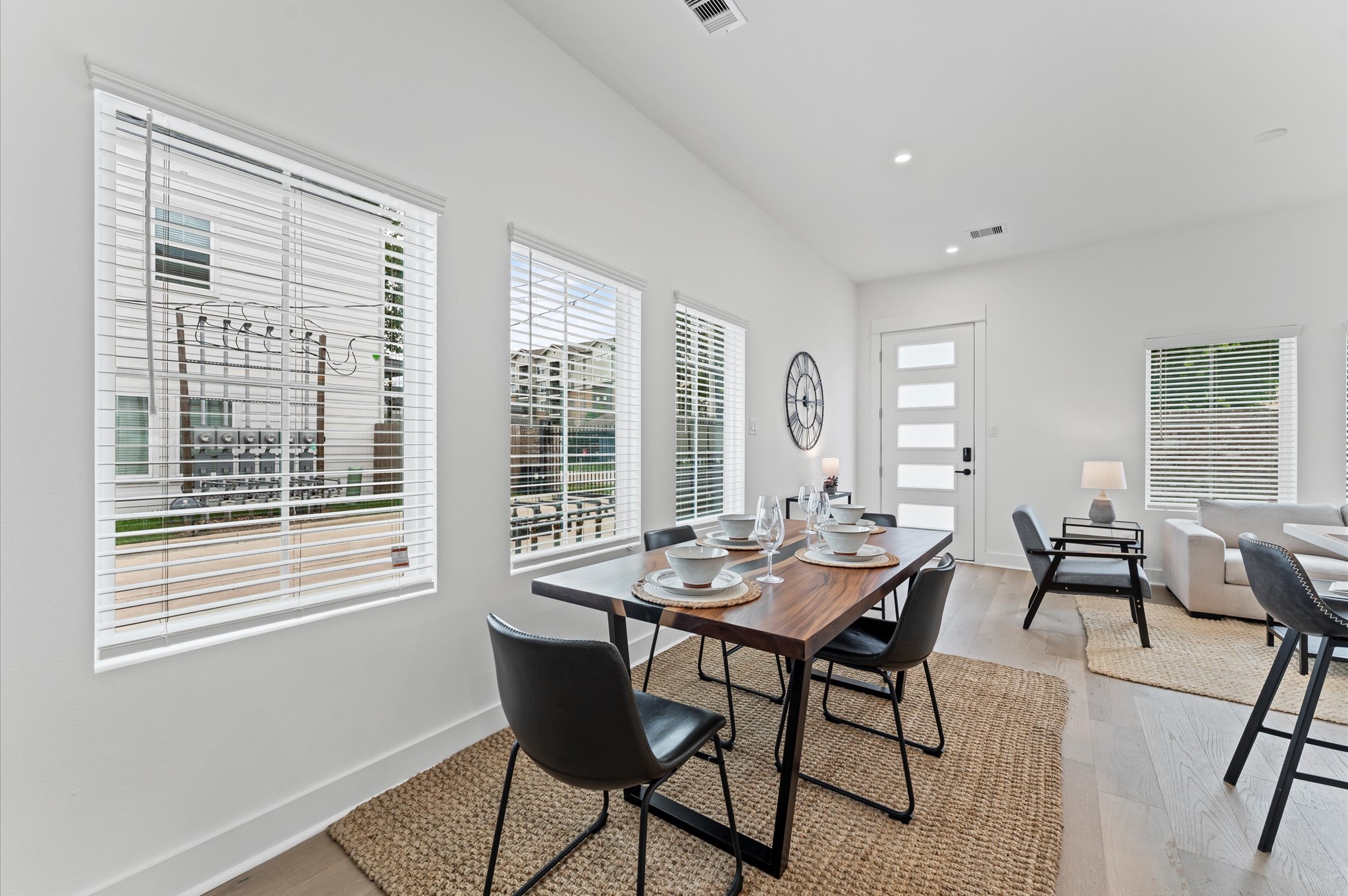 332 Neyland Street Property Photo 10