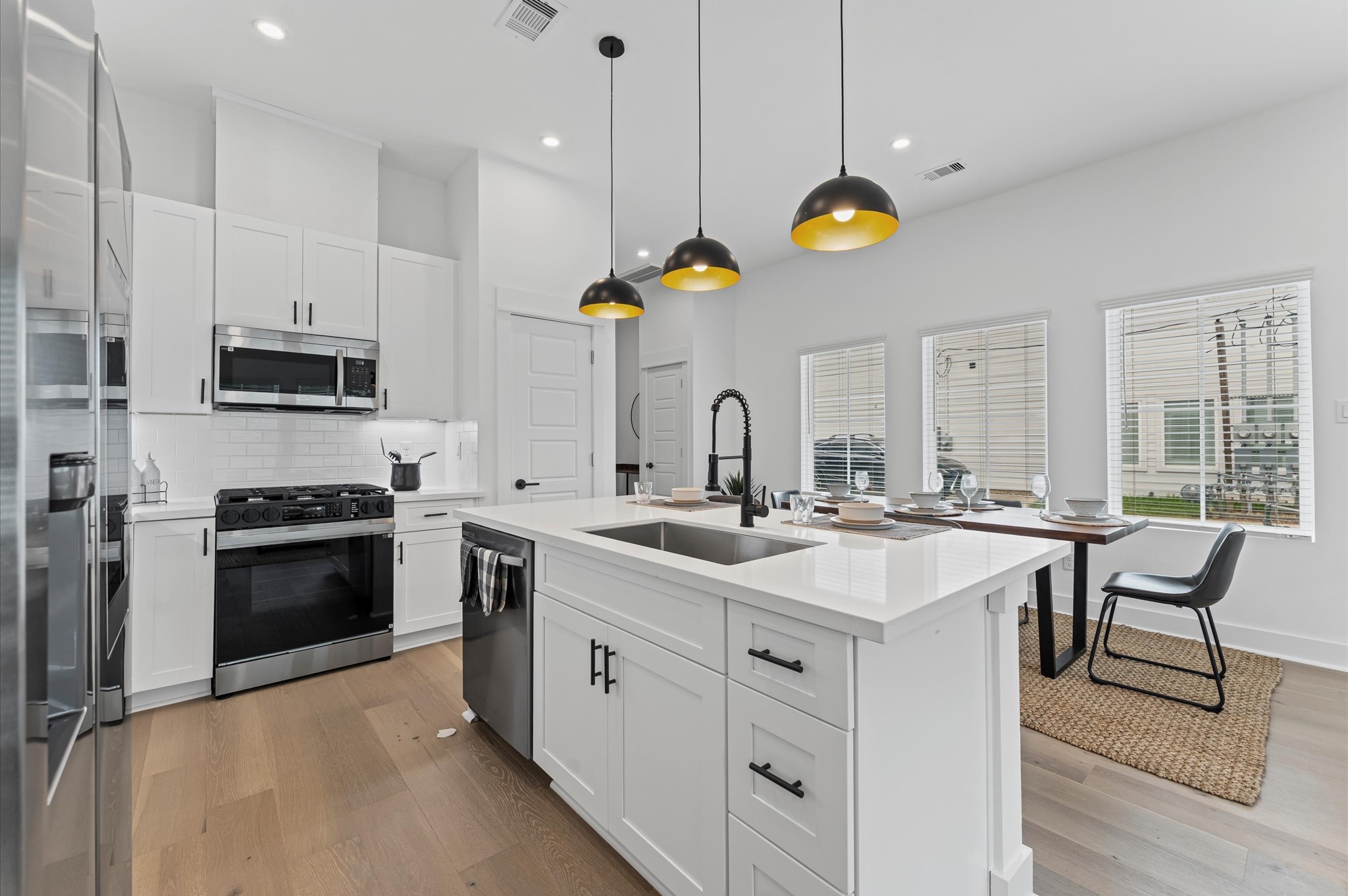 332 Neyland Street Property Photo 13