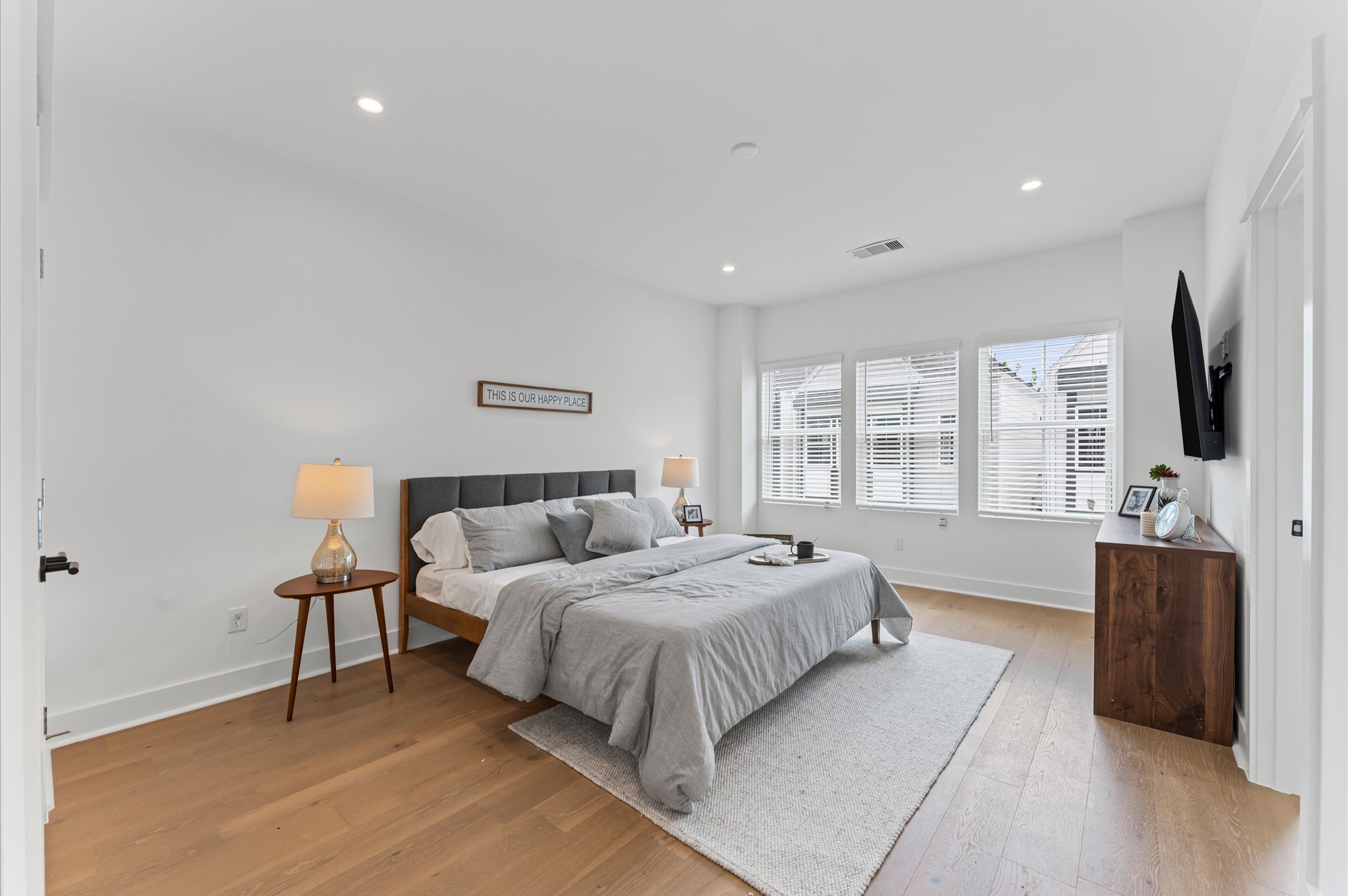 332 Neyland Street Property Photo 20