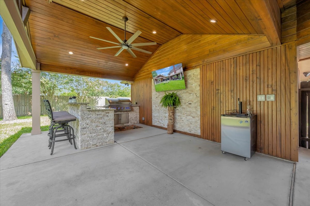 15110 Greenleaf Lane