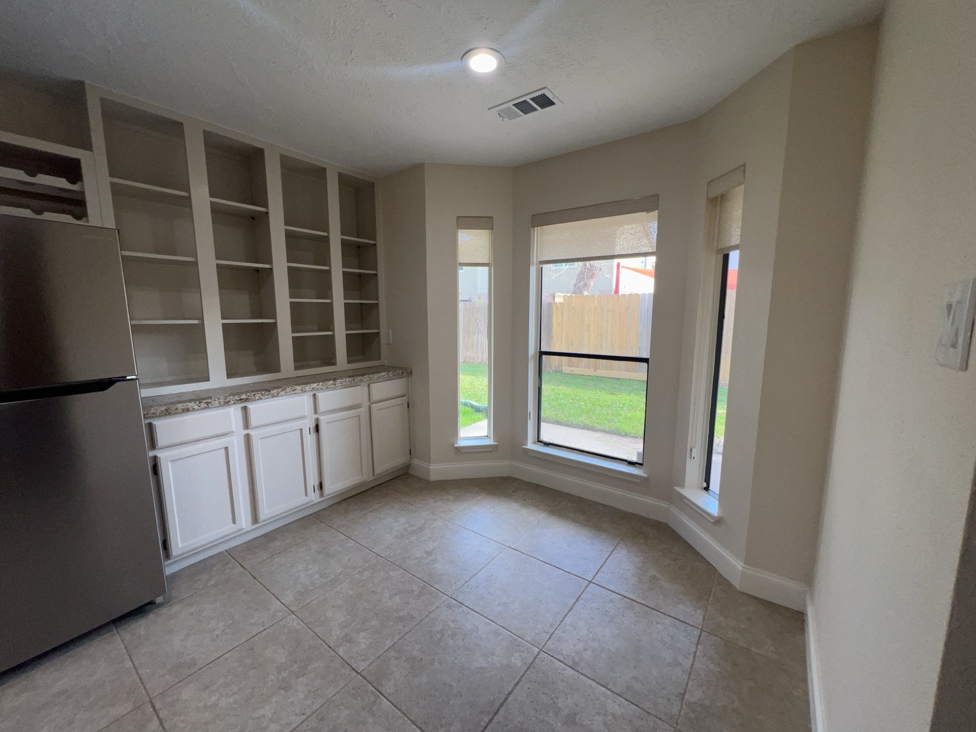 7402 Wood Bluff Boulevard Property Photo 6